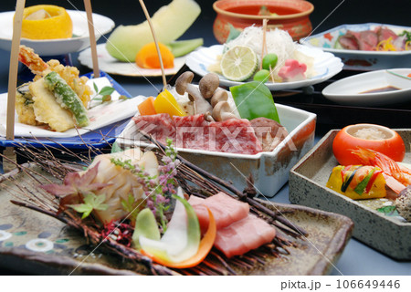 温泉旅館の夕食に出てくる会席料理 温泉旅館の夕食に出てくる会席料理 106649446