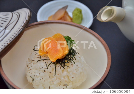 料亭で出される日本料理　カラスミ茶漬け 106650004