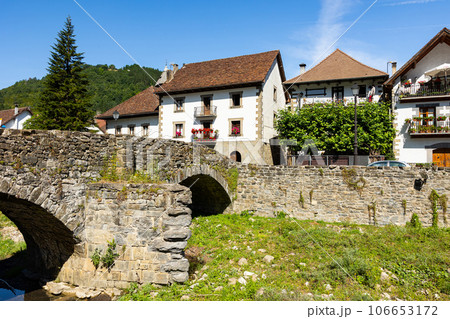 Picturesque village of Ochagavia with three-stored houses and stone bridge Picturesque village of Ochagavia with three-stored houses and stone bridge 106653172