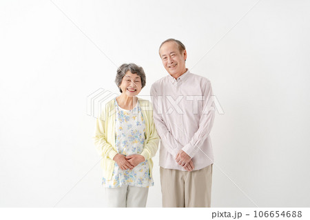 仲良し　シニア夫婦 106654688