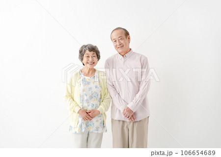 仲良し　シニア夫婦 106654689