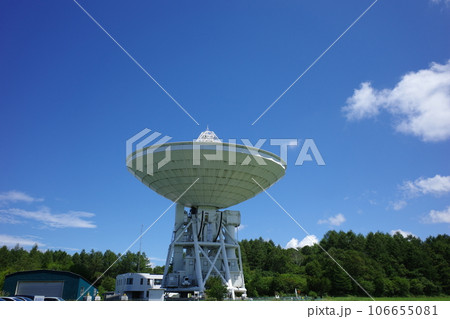 野辺山宇宙電波観測所にある45m電波望遠鏡 野辺山宇宙電波観測所にある45m電波望遠鏡 106655081