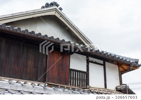 日本の岡山県岡山県倉敷市の古くてとても美しい建物 日本の岡山県岡山県倉敷市の古くてとても美しい建物 106657603