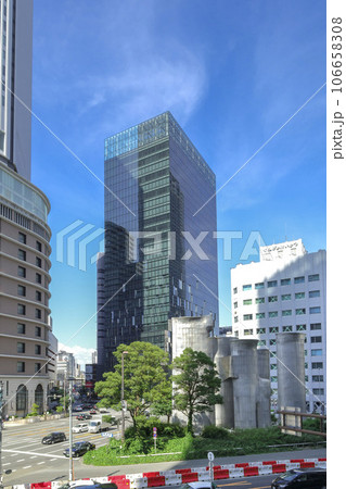 大阪富国生命ビルと曾根崎警察署 大阪富国生命ビルと曾根崎警察署 106658308