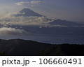 伊豆達磨山より富士山夕景 106660491