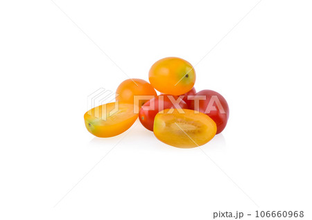 cherry tomatoes isolated on white background. cherry tomatoes isolated on white background. 106660968