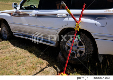 Offroad car got stuck in the mud 106662308