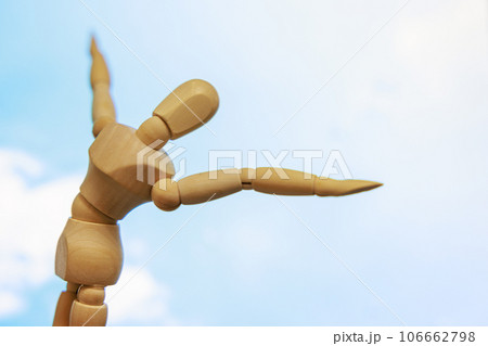 リラックスの瞬間　デッサン人形 106662798