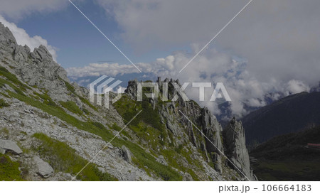 木曽駒ケ岳　乗越浄土　山岳　中央アルプス　駒ケ根市　長野県　伊那　アウトドア　登山　岩山 106664183