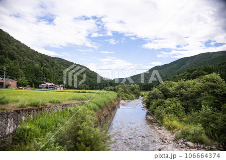 利賀村の風景　百瀬川　南砺市　富山県　山村　田舎　地方　自然　 106664374