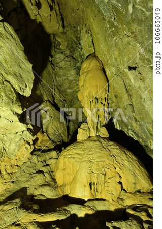 出流山千手院満願寺の奥之院の拝殿奥の十一面観世音菩薩像 出流山千手院満願寺の奥之院の拝殿奥の十一面観世音菩薩像 106665049