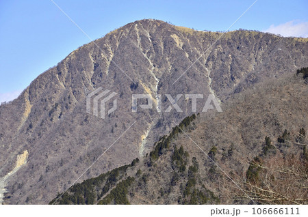 丹沢の鍋割山より望む蛭ヶ岳 丹沢の鍋割山より望む蛭ヶ岳 106666111