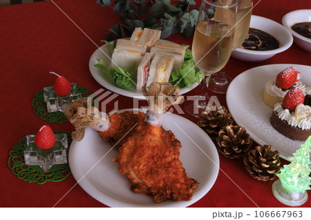 クリスマスイメージの食卓 106667963