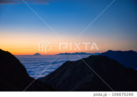 秋の針ノ木岳トレッキング 秋の針ノ木岳トレッキング 106670266