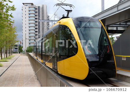 開業前の宇都宮ライトレール試運転列車（LIGHTLINE） 106670912