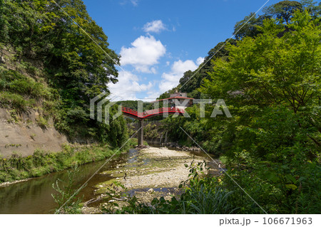 養老川に架かる観音橋　養老渓谷 106671963