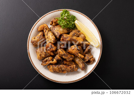 ホルモンの唐揚げ　(豚ホルモン) 106672032