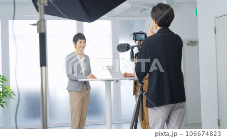 インタビュー撮影イメージ 106674823