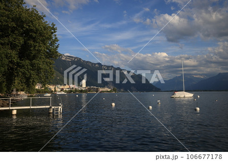 スイス、モントルー、レマン湖の美しい風景 106677178