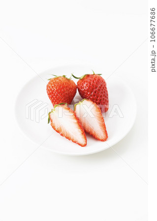 いちご　白バック 106677686