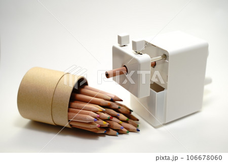 鉛筆削り、色鉛筆、文房具、勉強、白、鉛筆、手動、木、色、 鉛筆削り、色鉛筆、文房具、勉強、白、鉛筆、手動、木、色、 106678060