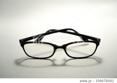 黒縁眼鏡、めがね、メガネ、視力、老眼、近眼、 106678082