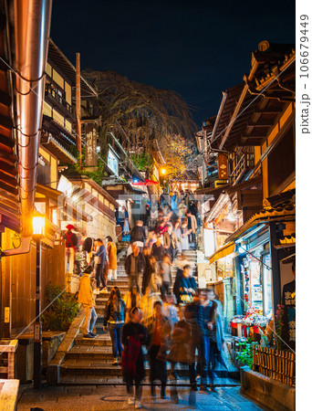 オーバーツーリズム・観光公害イメージ　京都 106679449