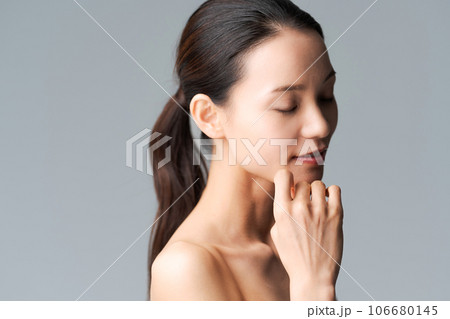 20代女性の美容ポートレート 106680145