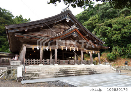 美保神社の拝殿 美保神社の拝殿 106680176