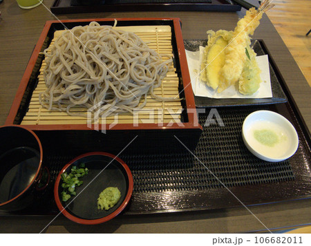 苓州屋 かかしの里店のミニ天そばセットざる　熊本県天草市宮地岳町 106682011