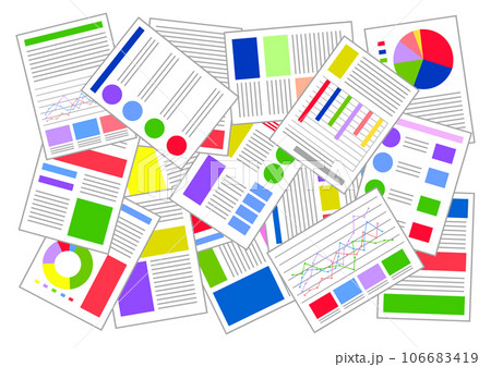 バラバラに散らかった沢山の書類や資料 106683419