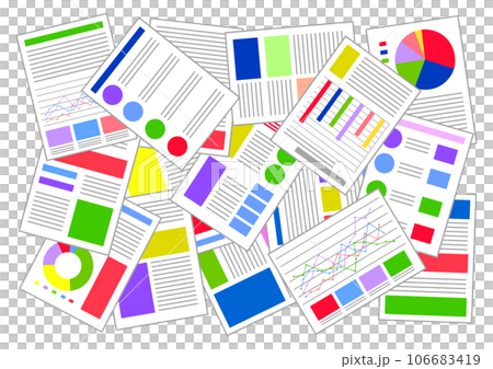 バラバラに散らかった沢山の書類や資料 106683419