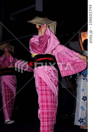 哀愁侘しさが漂う越中八尾おわら風の盆 106683744