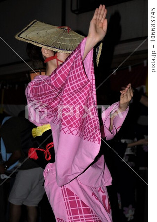 哀愁侘しさが漂う越中八尾おわら風の盆 106683745