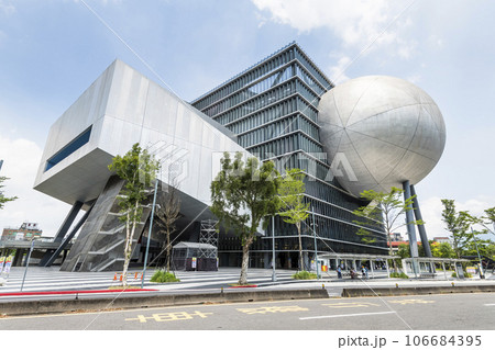 Building view of the Taipei Performing Arts Center in Taiwan. it's a modern building combining cube and sphere geometry. 106684395