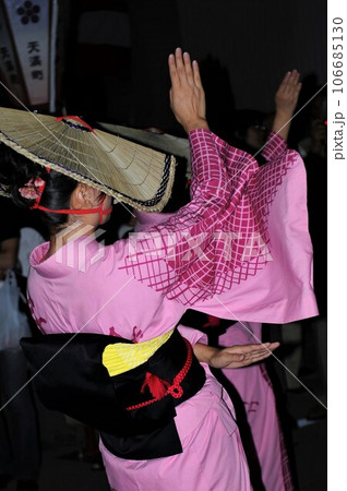 越中八尾の哀愁と侘しさが漂うおわら風の盆 106685130