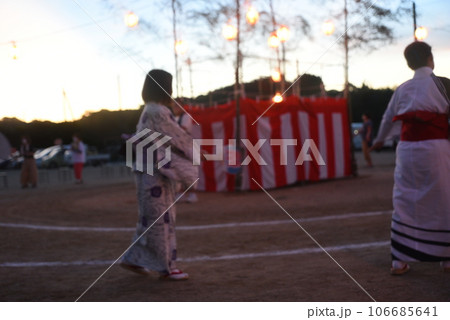 盆踊りのイメージ　ぼかし気味 106685641