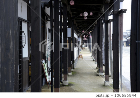 アーケードの飾り 106685944