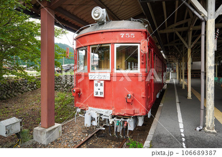 モ750形755号車　旧名鉄谷汲駅（岐阜県揖斐川町） 106689387