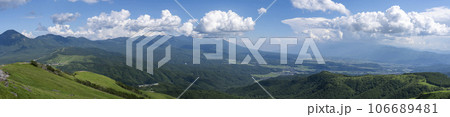 車山山頂から見える八ヶ岳連峰や南アルプスのパノラマ風景 車山山頂から見える八ヶ岳連峰や南アルプスのパノラマ風景 106689481