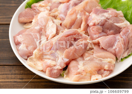 鶏もも肉 106689799