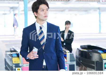 通勤  改札 撮影協力「京王電鉄株式会社」 106691384