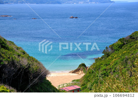 伊豆半島・南伊豆・爪木崎・プライベート感溢れる白砂の美しいビーチ、九十浜海水浴場・静岡県下田市(1) 106694812