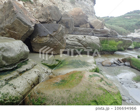 崩れ落ちた土砂 106694966