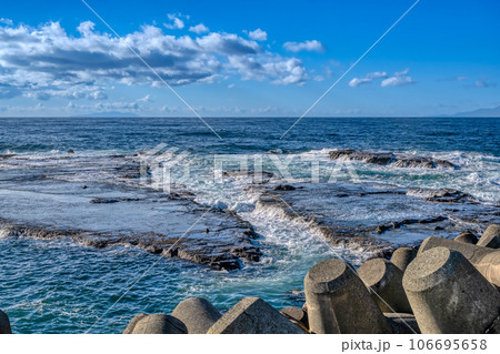 江ノ島から見える相模湾 106695658