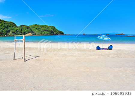 伊豆半島・南伊豆・外浦海水浴場・遠浅で静かな砂浜でリゾート気分を満喫するイメージ・静岡県下田市(3) 106695932