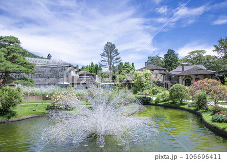 夏の箱根ガラスの森美術館　 106696411
