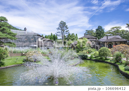 夏の箱根ガラスの森美術館　 106696412