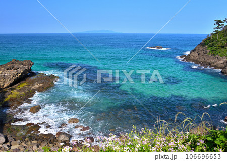 伊豆半島・南伊豆・白浜大浜海岸に隣接する三穂ヶ崎見晴広場からの美しい海の眺め・静岡県下田市(1) 伊豆半島・南伊豆・白浜大浜海岸に隣接する三穂ヶ崎見晴広場からの美しい海の眺め・静岡県下田市(1) 106696653