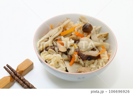 キノコとツナの炊き込みご飯 キノコとツナの炊き込みご飯 106696926